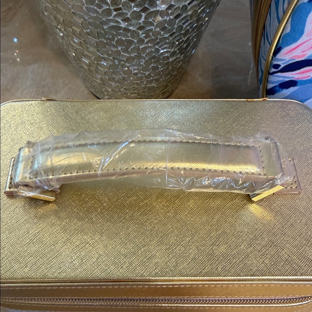 NWT Lilly Pulitzer Carry-On Luggage Set, Kaleidoscope 5 Piece Set, So Beautiful - Picture 6 of 16
